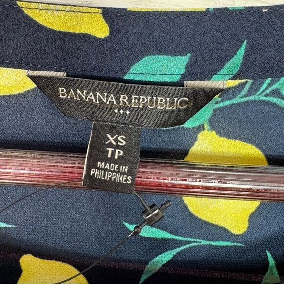 Banana Republic Lemons Print Short Sleeve Chiffon Popover Blouse Shirt Blue XS - Picture 9 of 12